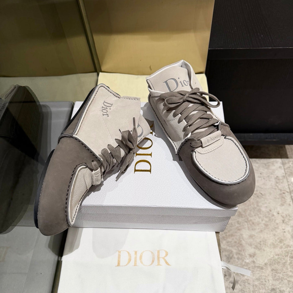 CD 26s Roadie Sneakers Gray White Suede Calfskin 157599