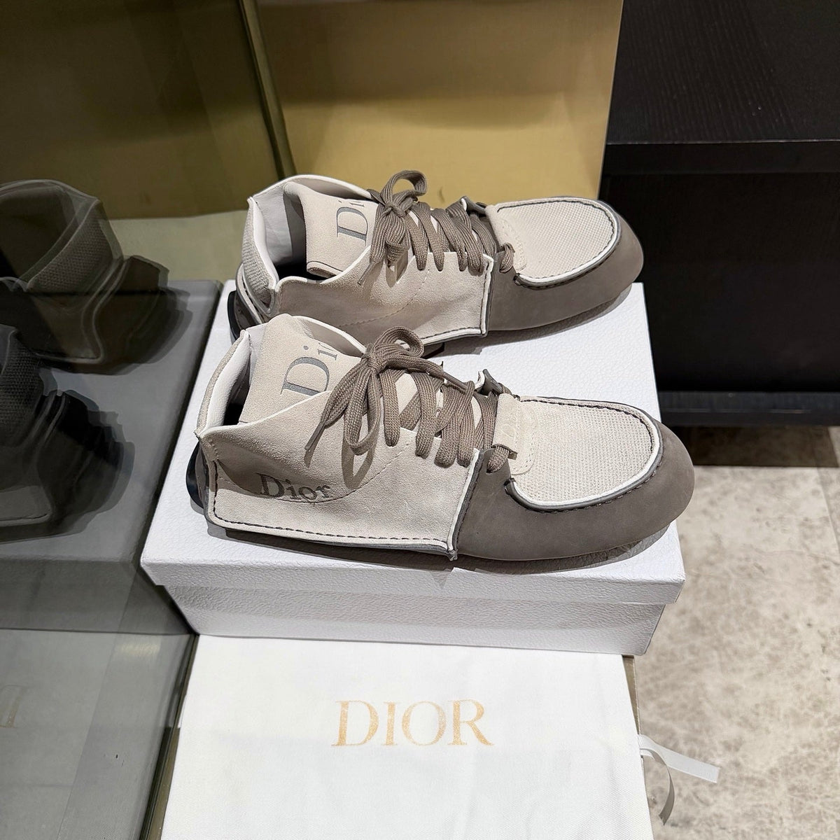 CD 26s Roadie Sneakers Gray White Suede Calfskin 157599