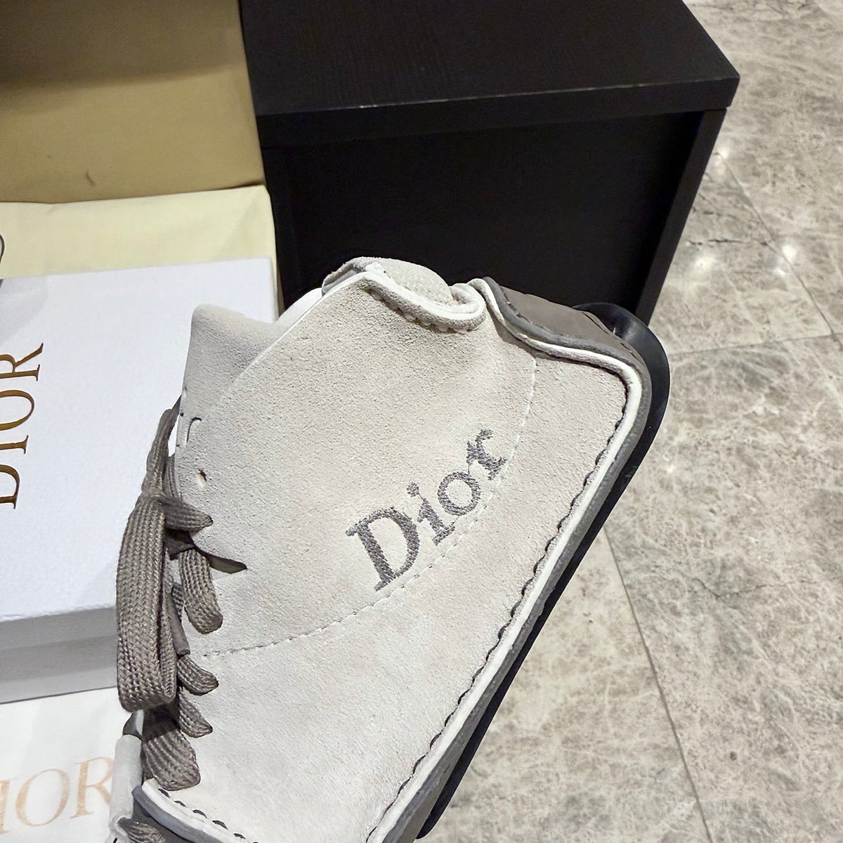CD 26s Roadie Sneakers Gray White Suede Calfskin 157599