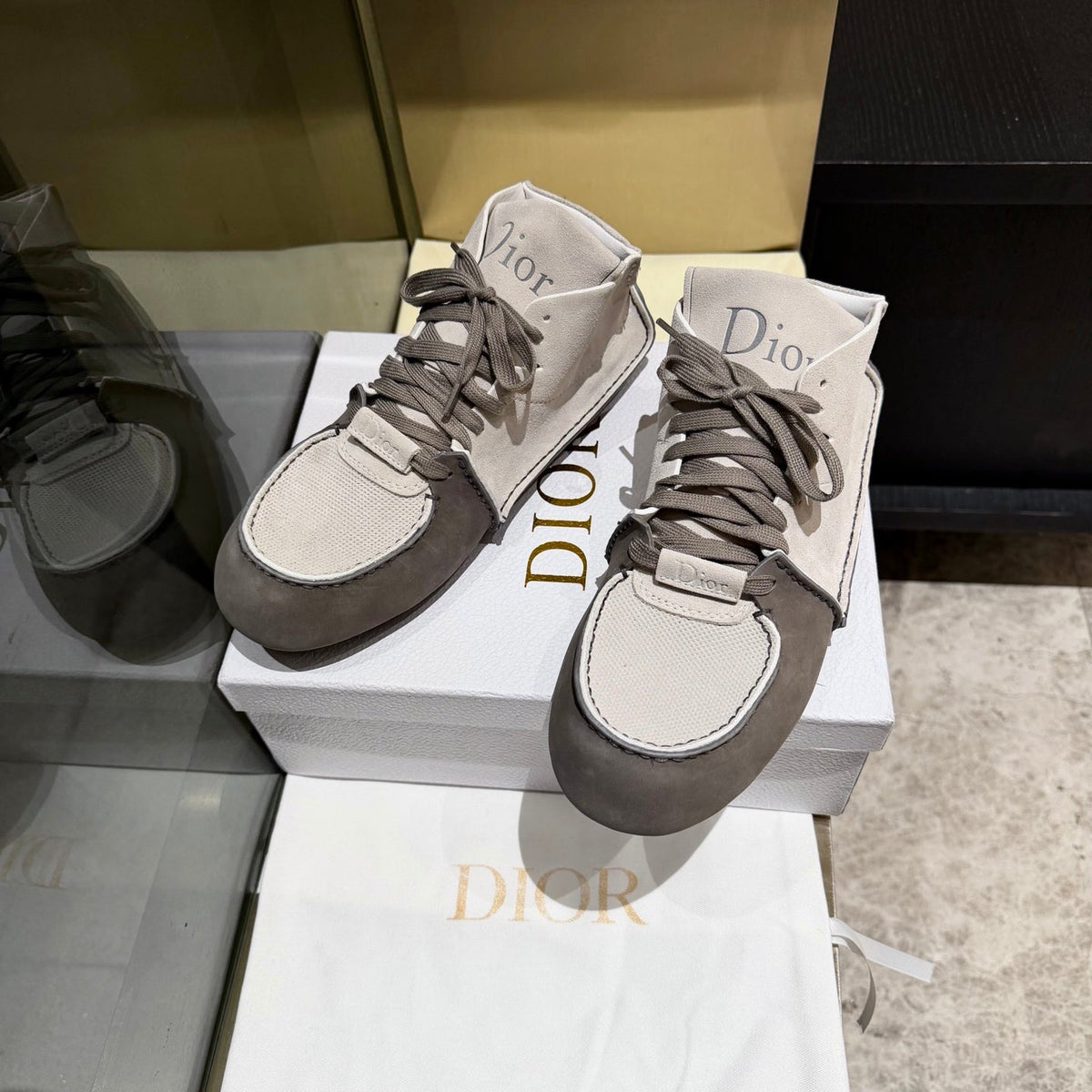 CD 26s Roadie Sneakers Gray White Suede Calfskin 157599