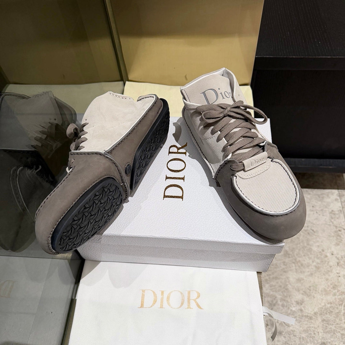 CD 26s Roadie Sneakers Gray White Suede Calfskin 157599