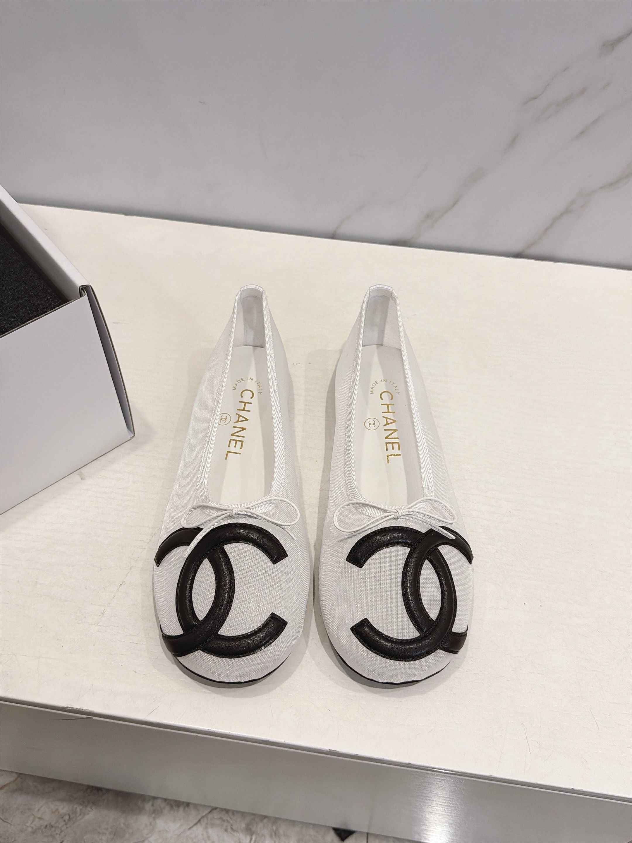 CC 26s Coco Beach Ballet Flats White Mesh 937755