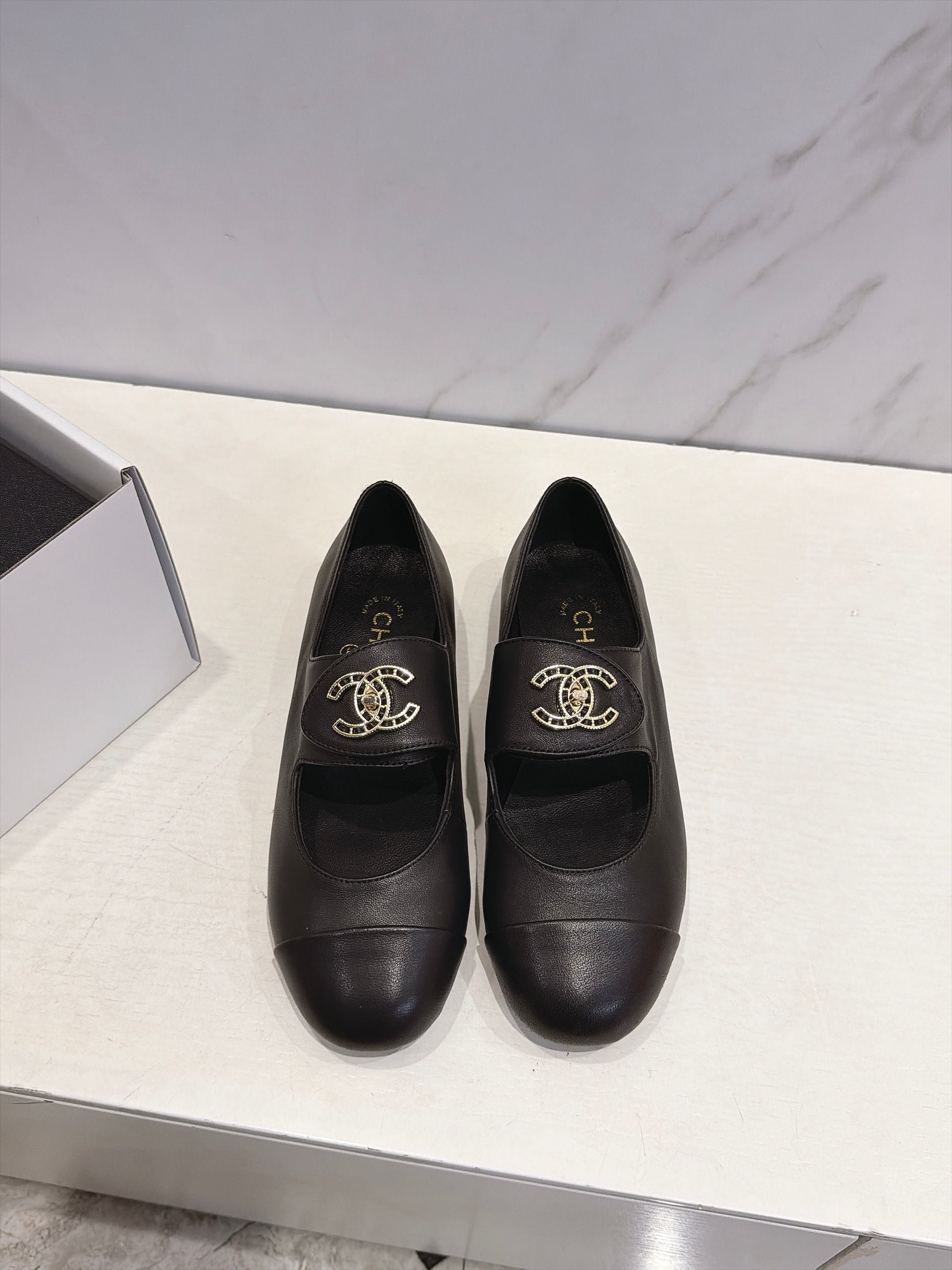 CC 26s Round Toe Mary Jane Shoes Black Lambskin 937758