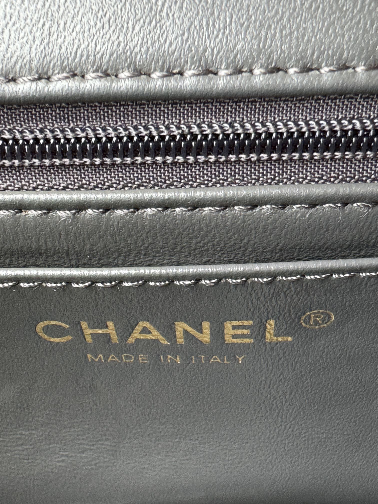 24c mini flap bag 20cm with top handle grey patent calfskin