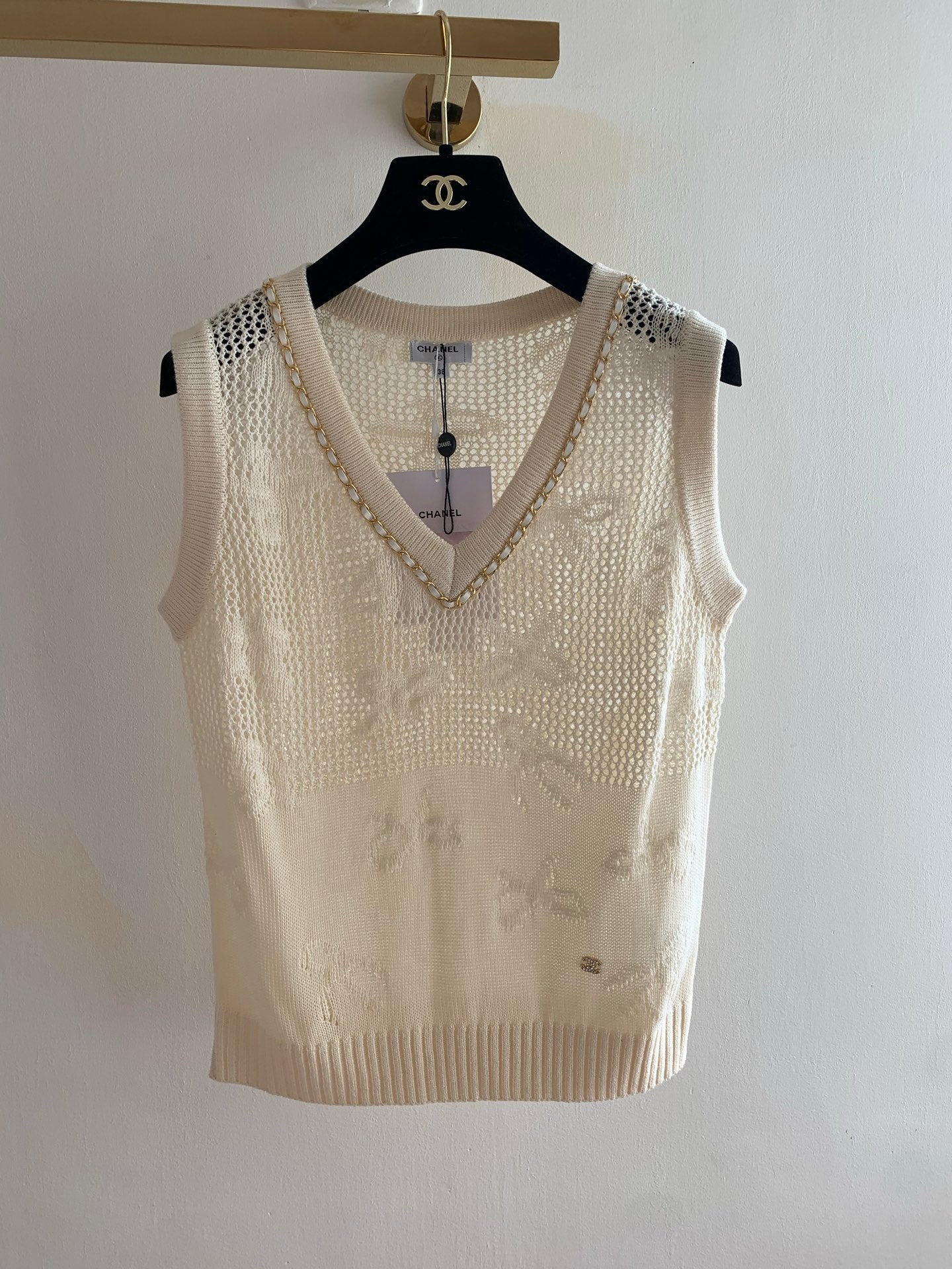 CC V-neck Chain Hollow-out Vest Cream Flax 415822