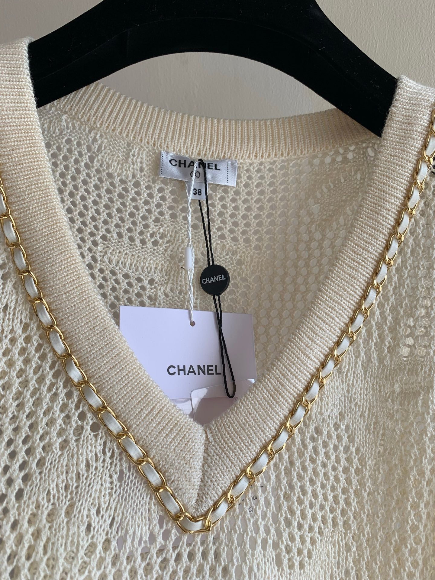 CC V-neck Chain Hollow-out Vest Cream Flax 415822