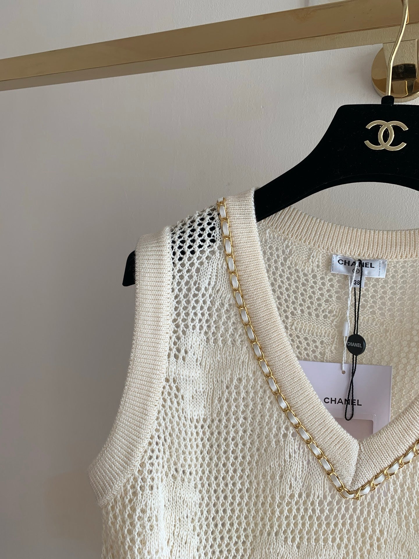 CC V-neck Chain Hollow-out Vest Cream Flax 415822