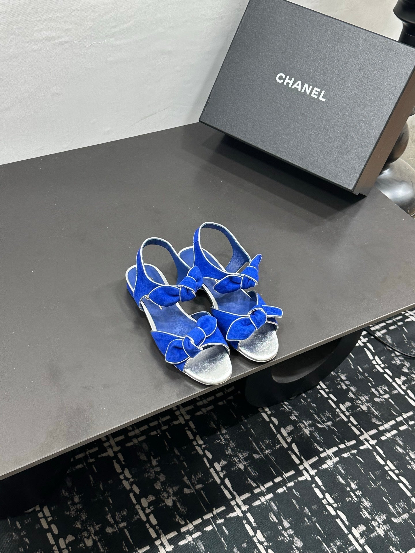 Chanel 26S Bow Sandals In Blue And Silver Suede