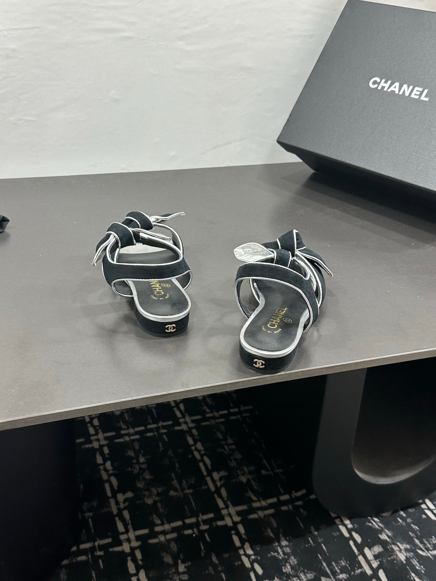 Chanel 26S Bow Sandals In Black And Silver Suede