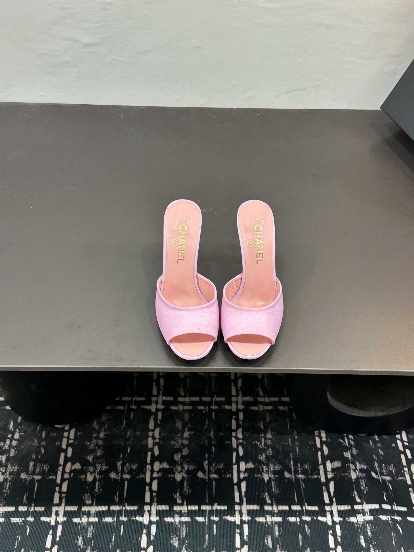 CC 26s Sandal Light Pink Sheepskin Satin 832562