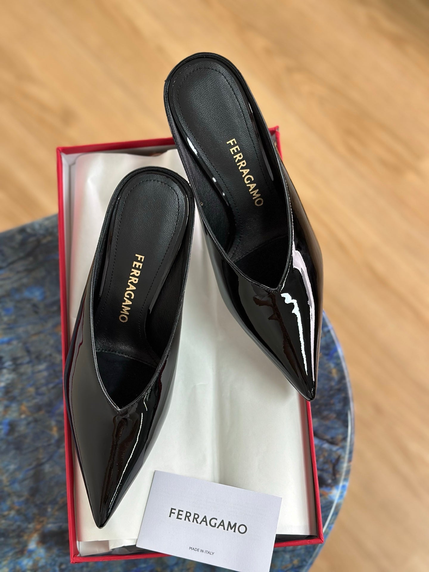 Ferragamo 26s Slippers Black Patent Leather 929099