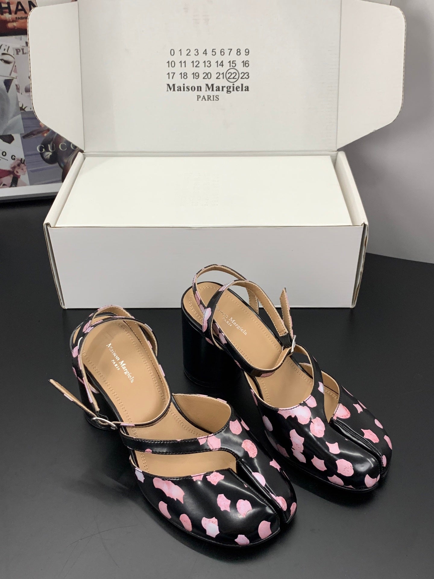 MM6 Tabi Slingback 6cm Black Pink Cowhide 895243