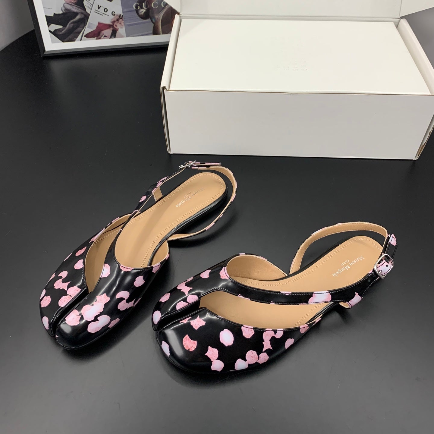 MM6 Tabi Slingback Flats Black Pink Cowhide 895244