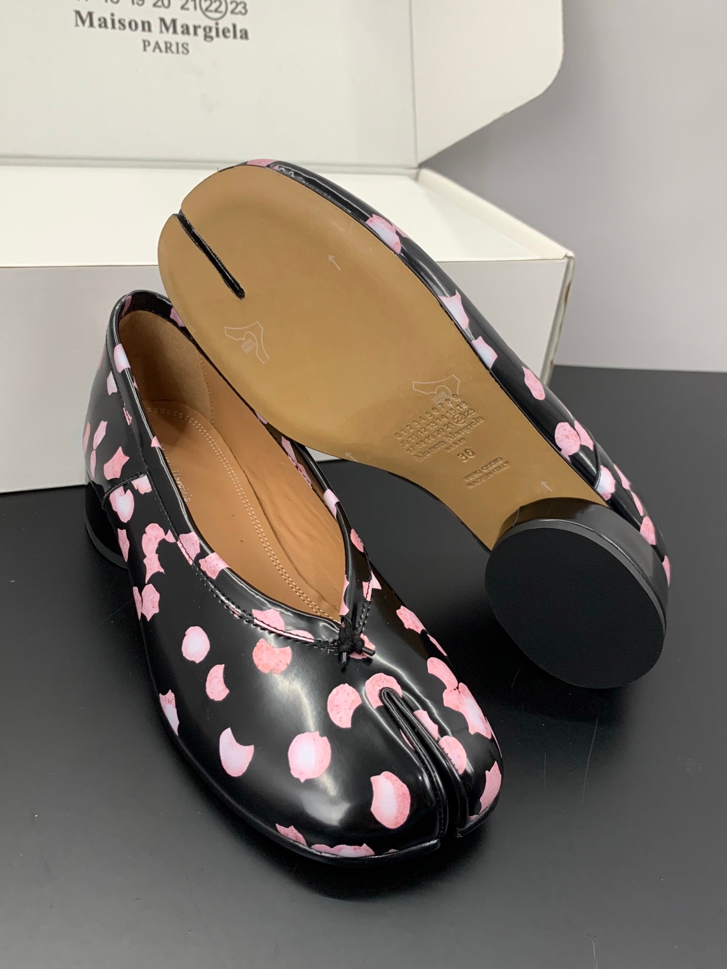 MM6 Tabi Ballet Flats 2cm Black Pink Cowhide 895245