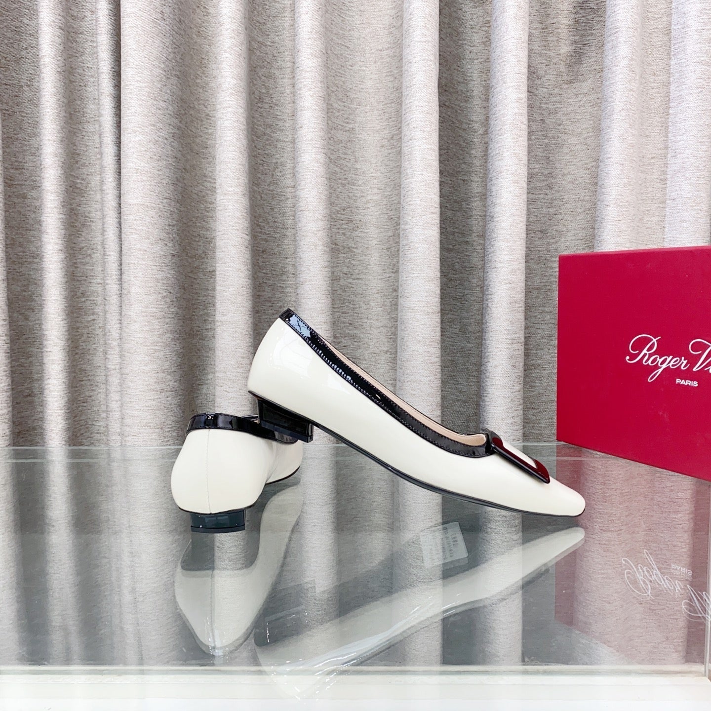 Viv Trompette Thick Heel Pumps White Cowhide Leather 283048