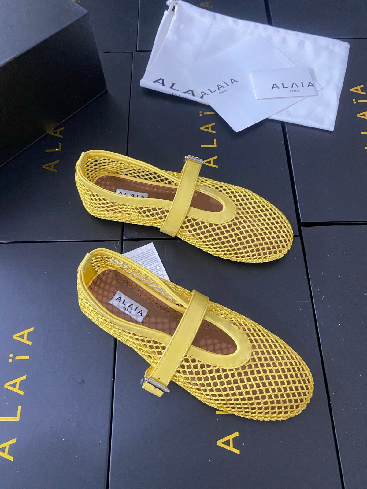 Alaia 26s Mesh Mary Jane Flats 1cm Yellow Patent Leather SHW
