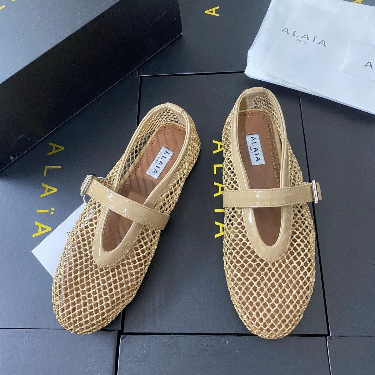 Alaia 26s Mary Jane Beige Fishnet Strass Patent Leather 195001