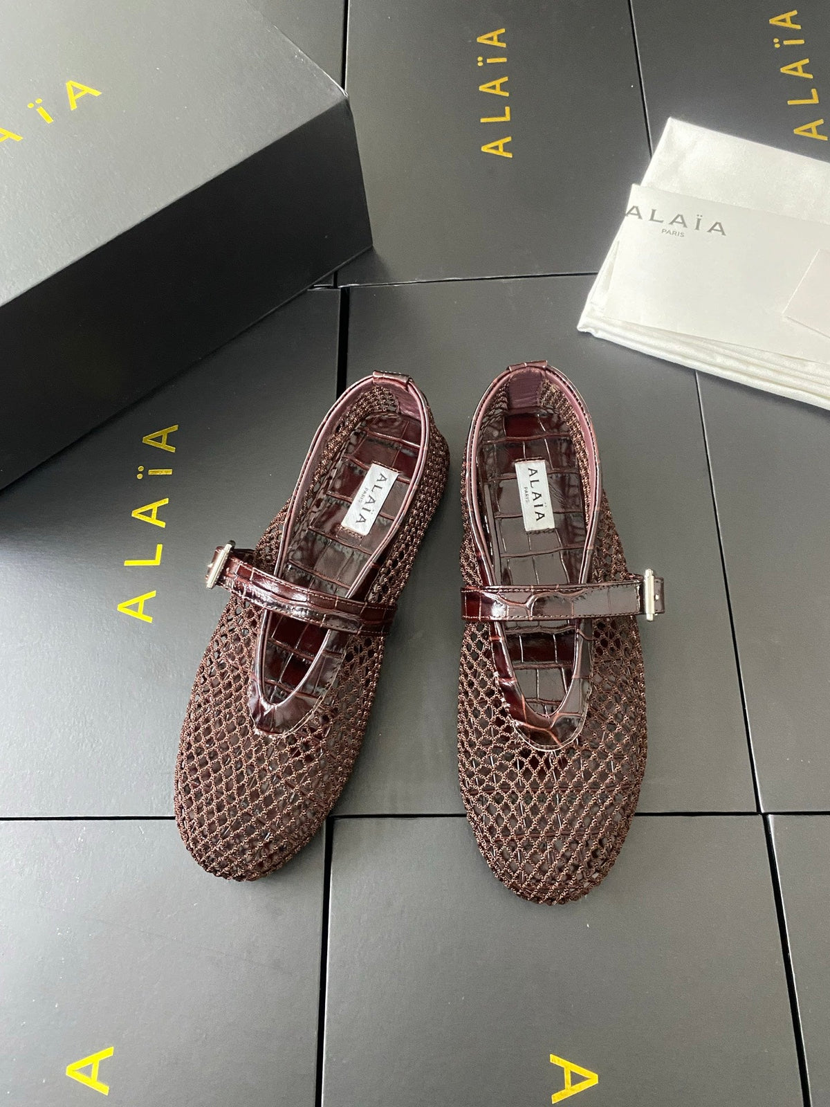 Alaia 26s Mary Jane Burgundy Fishnet Strass Croc-Effect Leather 195003