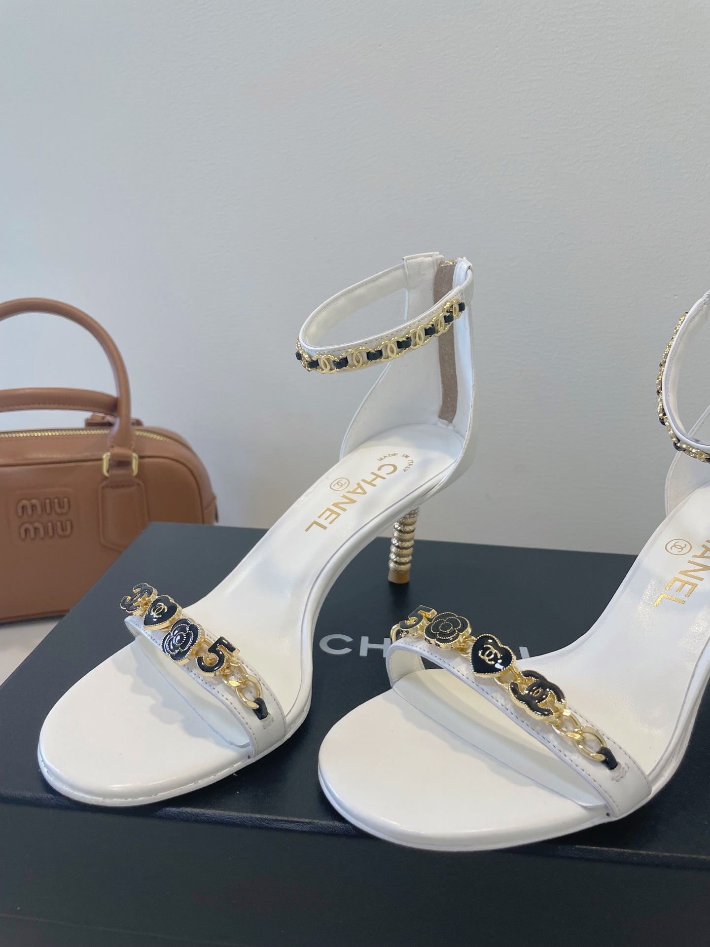 CC 26s High-Heeled Sandals 6.5cm White Lambskin 941627