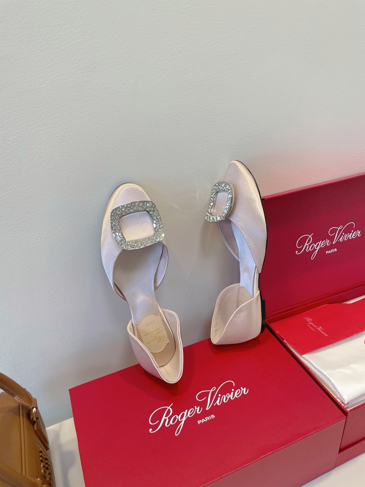 Viv Chips Ballerina Flat Beige Silk 329265