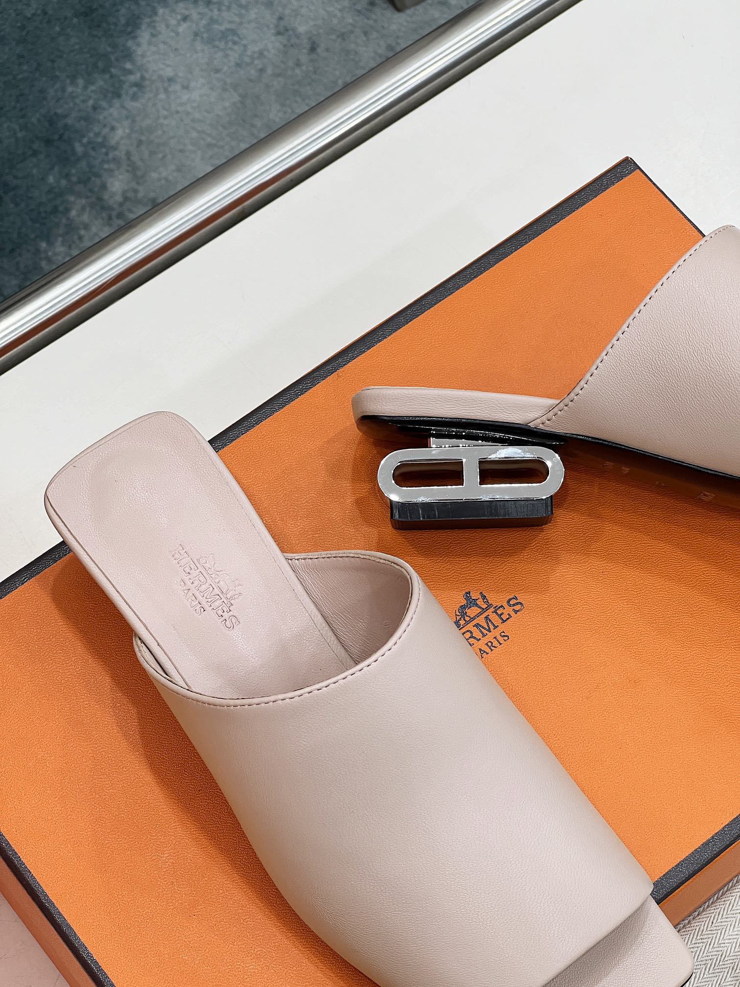 HM Idole Sandal In Baby Pink Calfskin