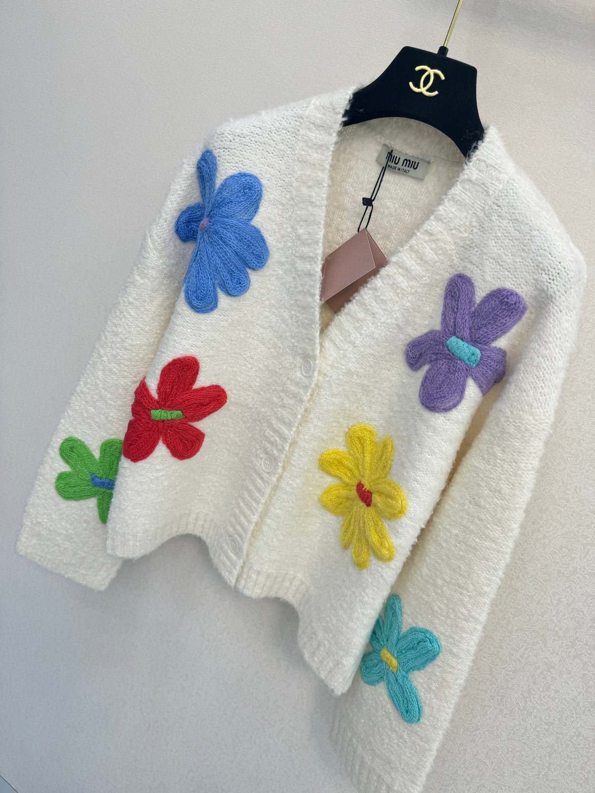 Miu 26s V-neck Cardigan White Colorful Wool 424725