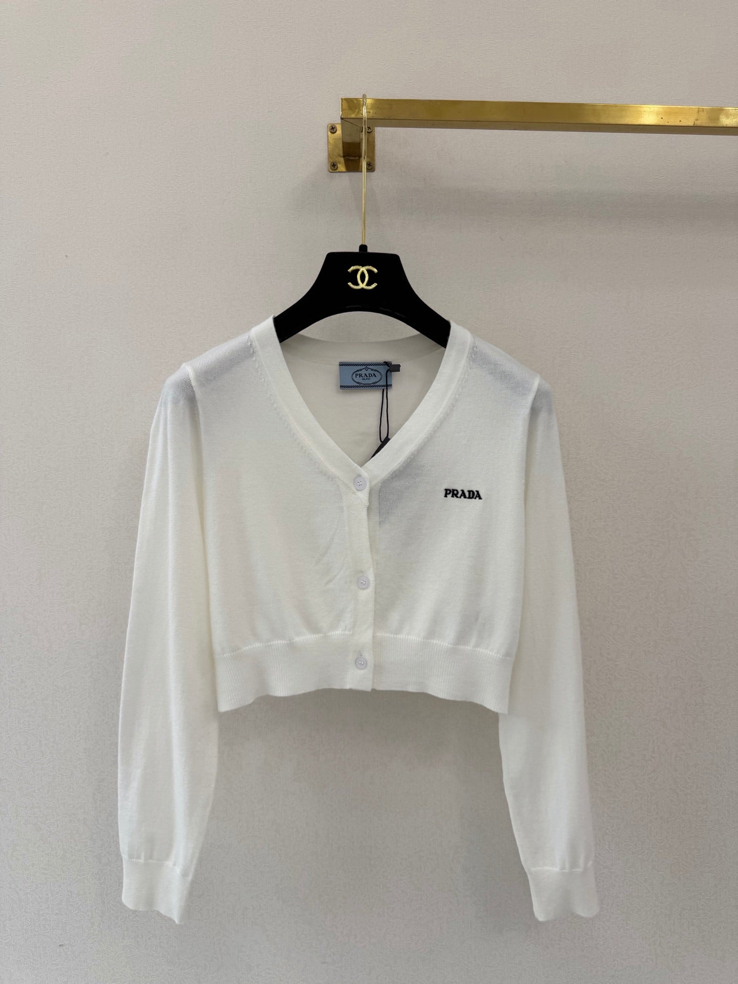 Prada 26s V-neck Long-Sleeved Cardigan White Wool 424781