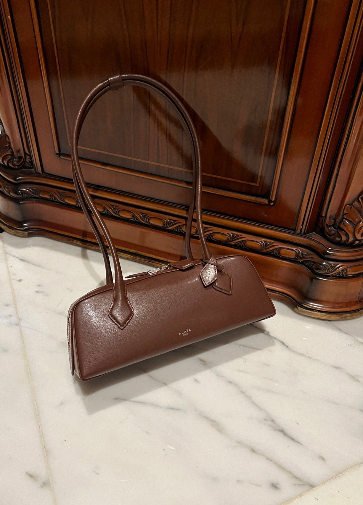 LE TECKEL MEDIUM BAG 33 IN QUINCY BROWN GOATSKIN