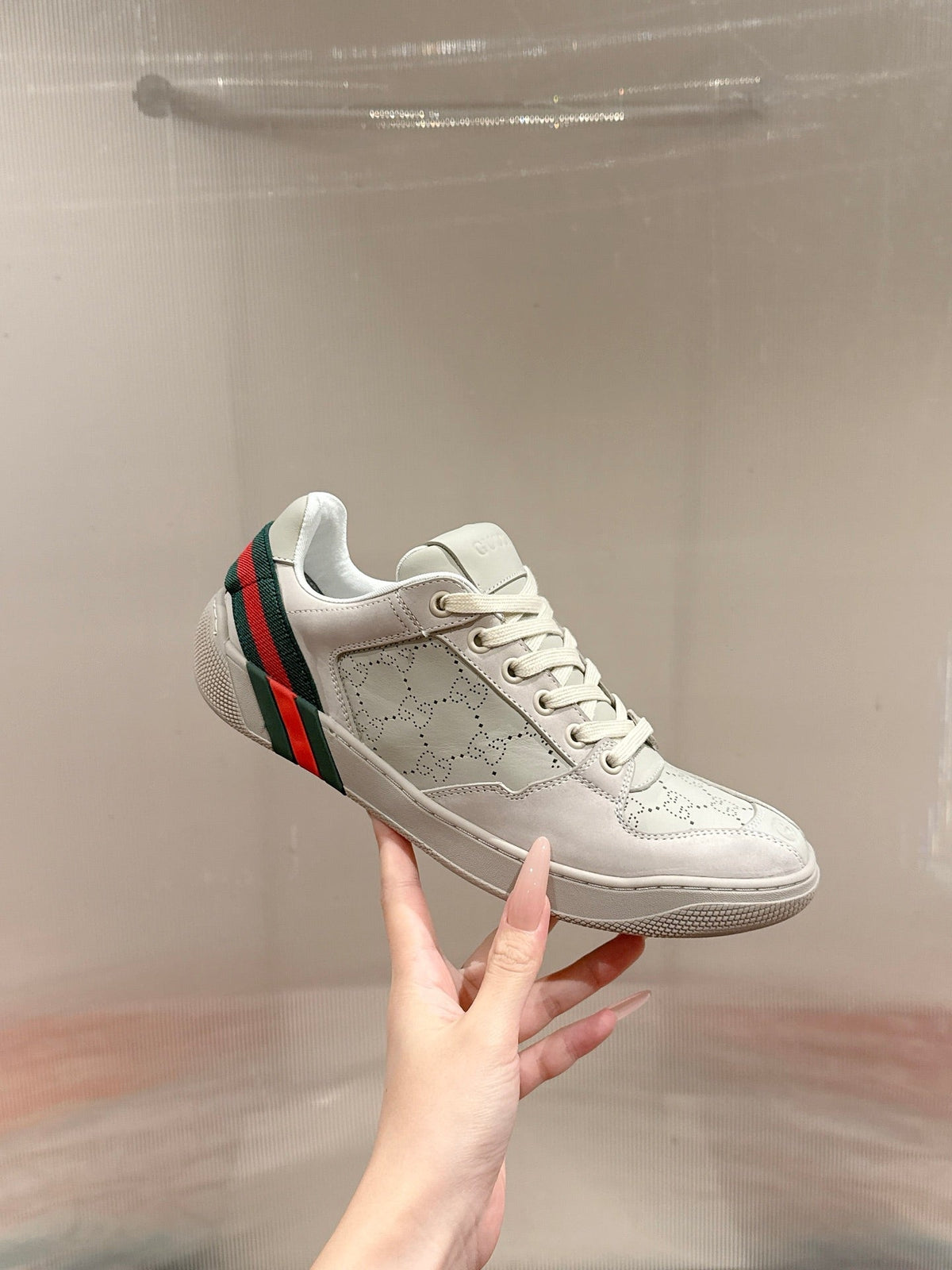 Gucci 26s Sneakers 2.5cm White Perforated Leather 187745