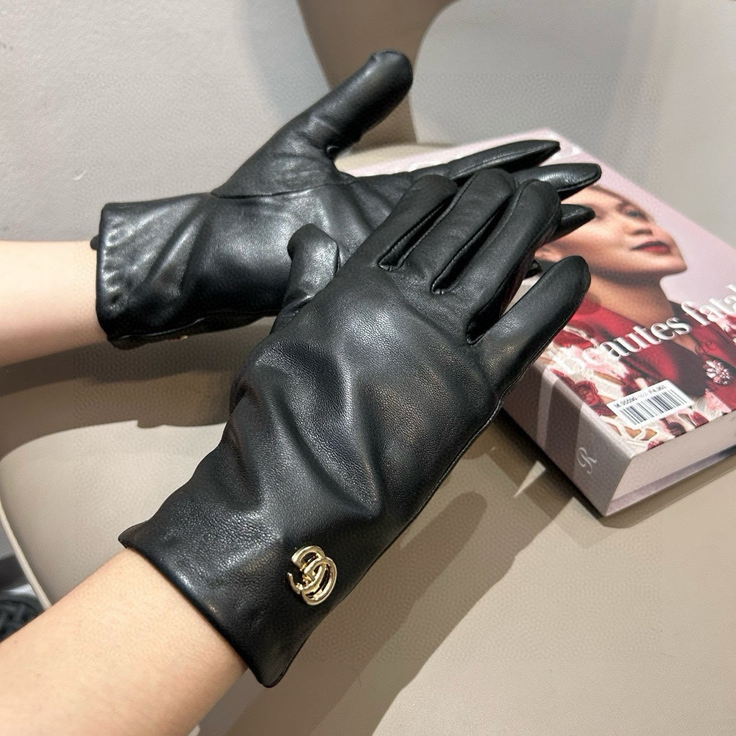 TOUCHSCREEN GLOVES IN BLACK LAMBSKIN AND SHEARLING LINING 463863