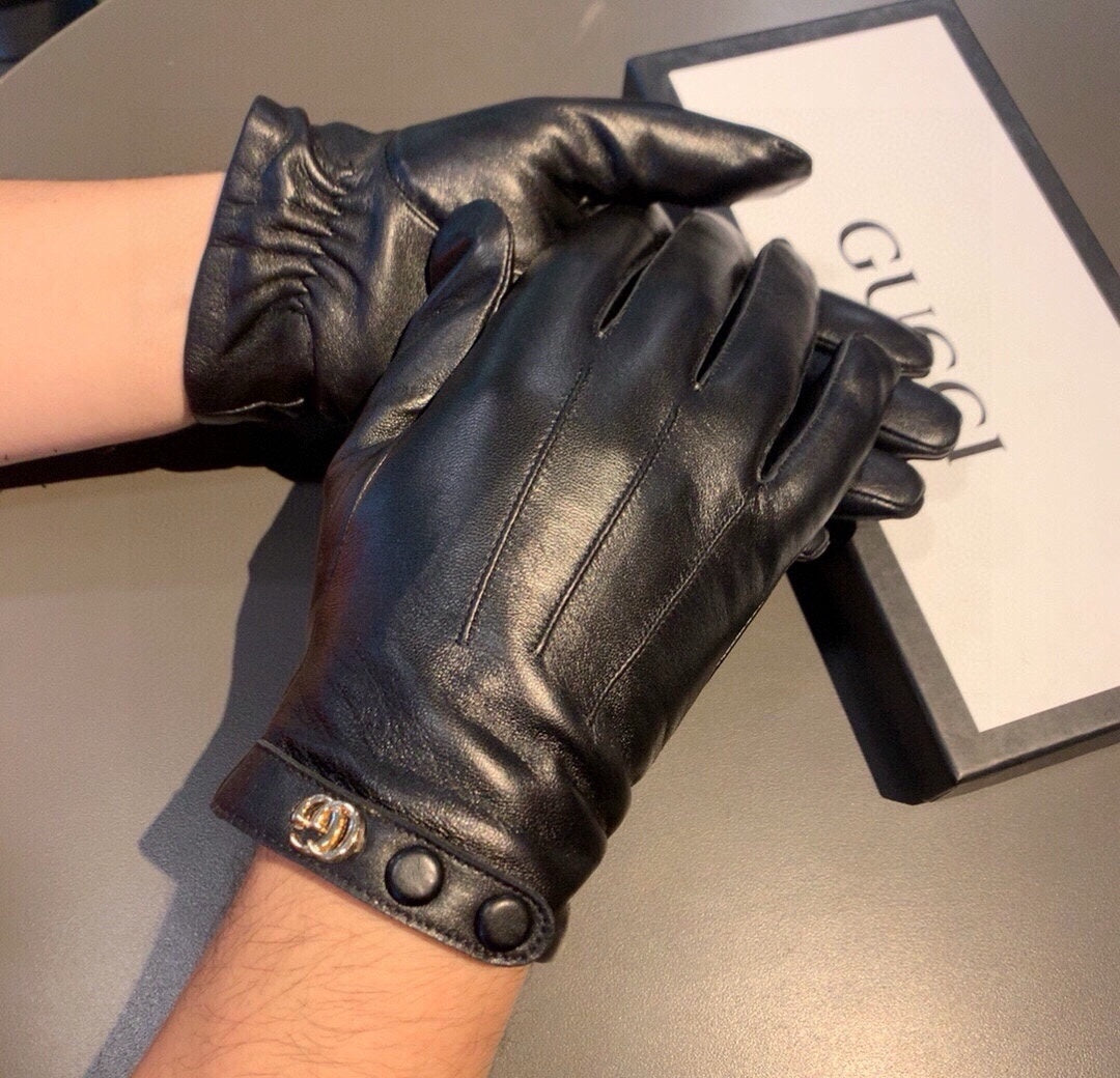 GLOVES WITH DOUBLE BUTTONS IN BLACK LAMBSKIN AND FLEECE LINING 465013