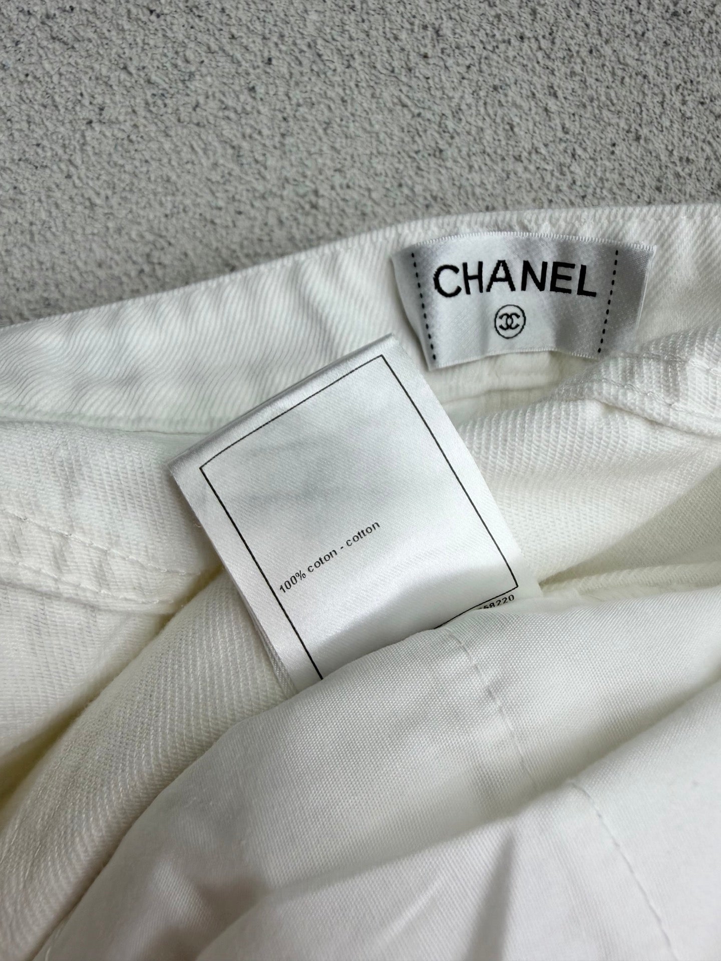 CC 26s Metal Buckle Pockets Jeans White Denim 404488