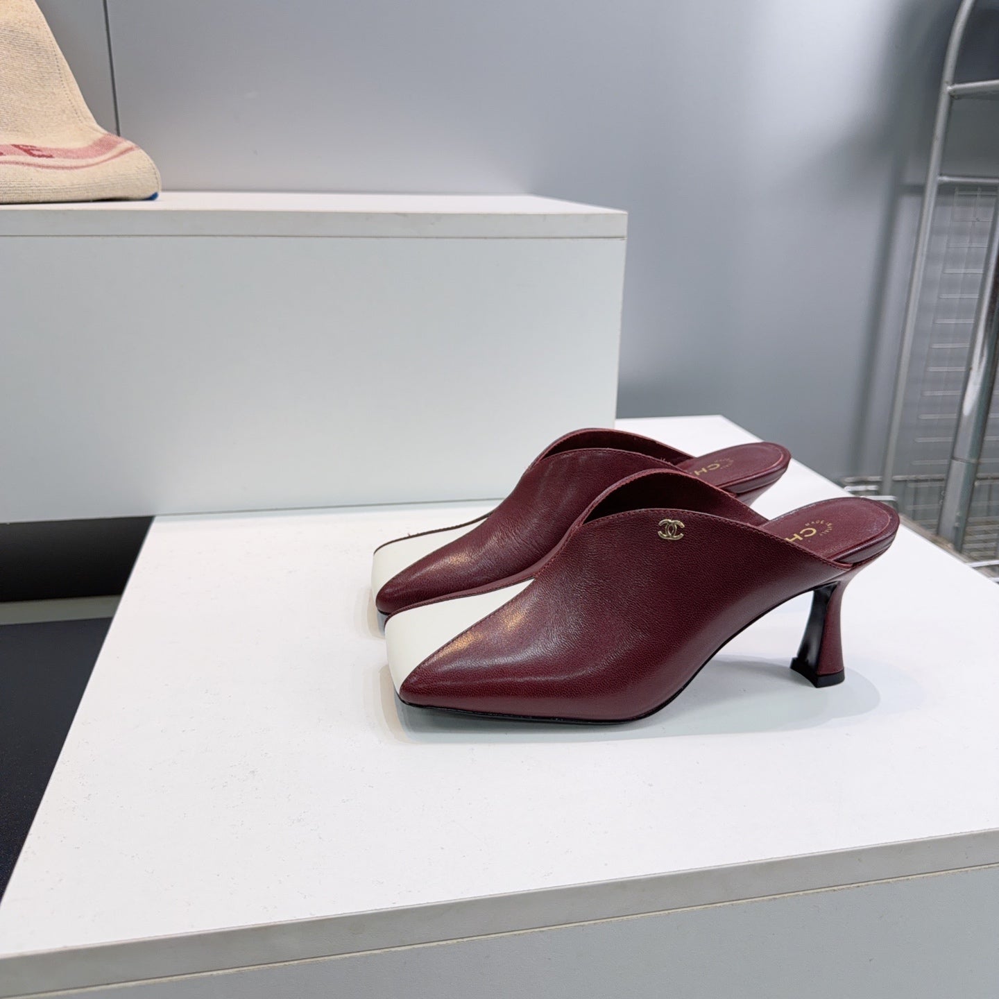 CC Fall 2026 Square Toe High-Heeled Sandals 7cm Burgundy White Sheepskin