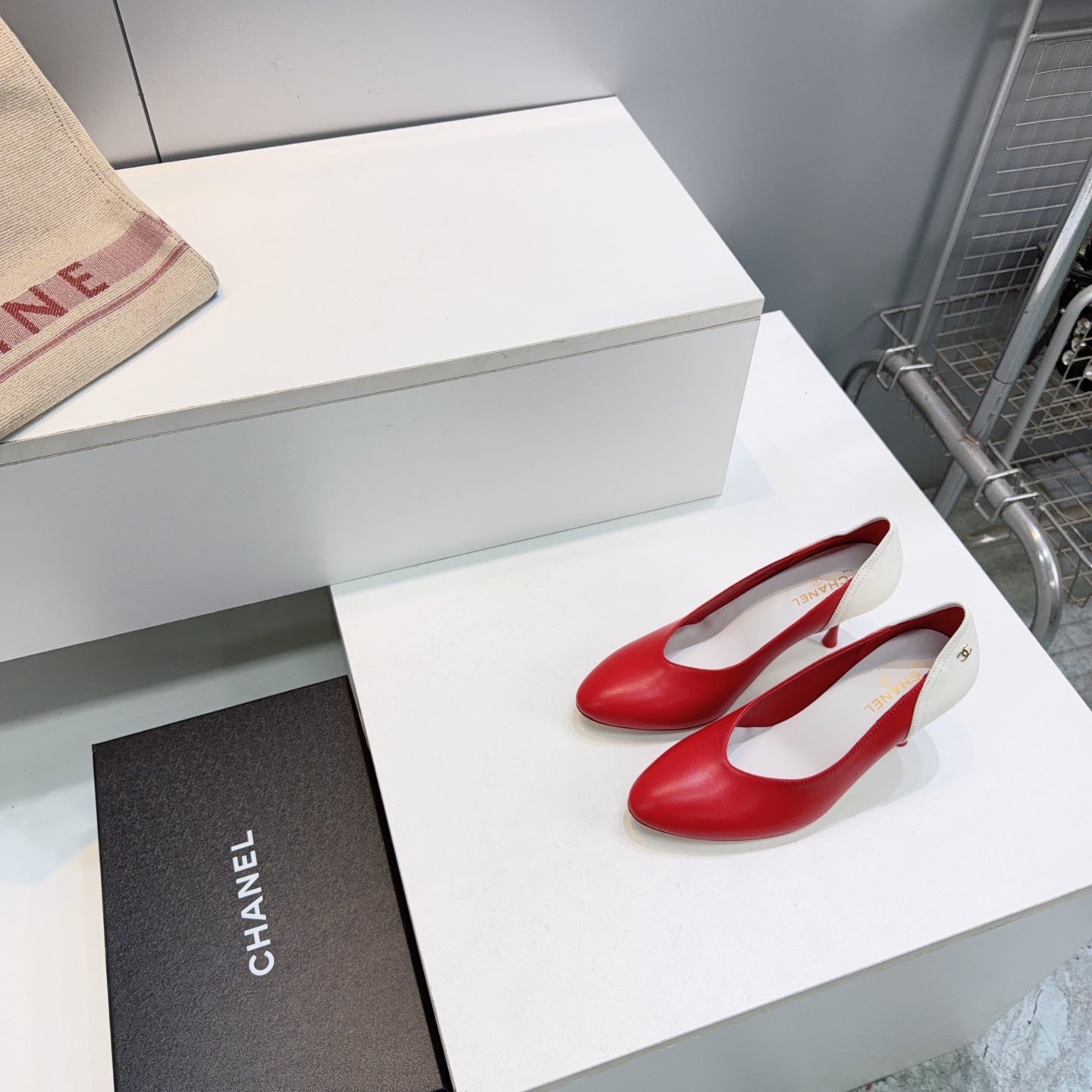 CC FW26 High Heels Pumps 8.5cm Red White Lambskin 942742