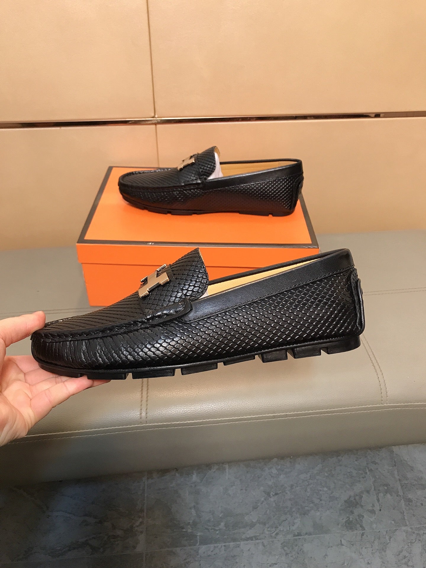 HM Men's Casual Loafers Black Ostrich-embossed Cowhide 892126