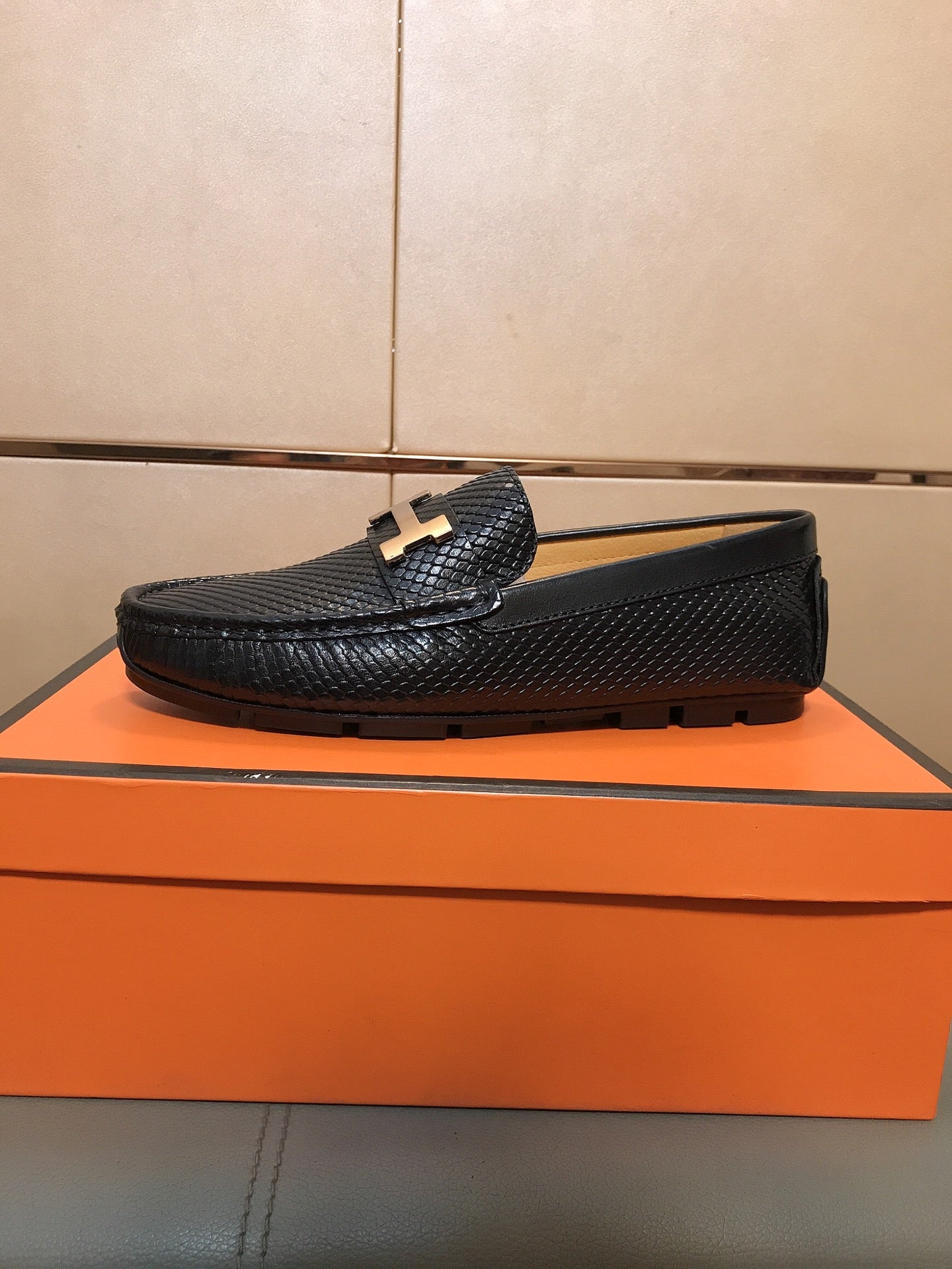 HM Men's Casual Loafers Black Ostrich-embossed Cowhide 892126