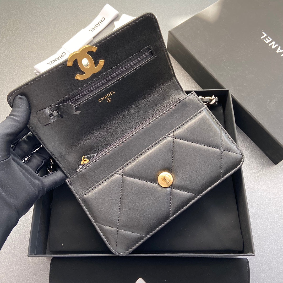 CC 19 Woc 19cm Black Calfskin Gold Hardware