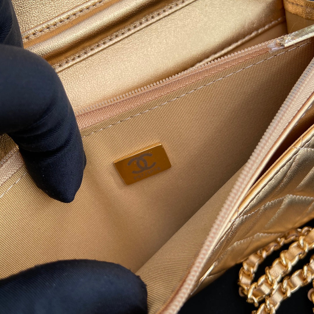 CC Woc 20cm Gold Metalic Calfskin Gold Hardware