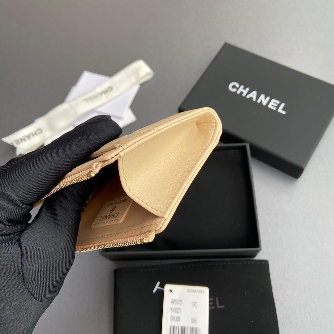 CC 19 Zipper Card Holder Beige Sheepskin GHW 234762
