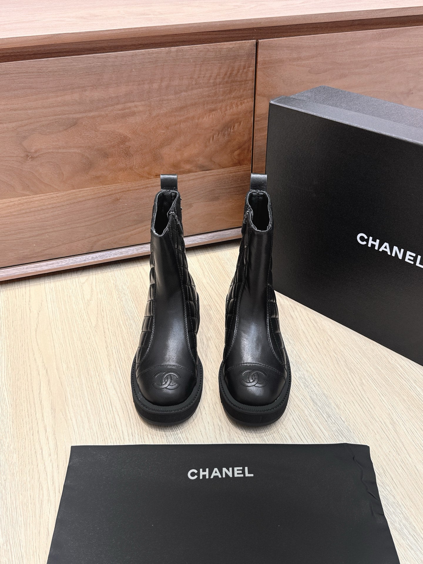 CC 25s Knight Ankle Boots 50mm Black Quilted Cowhide 461559