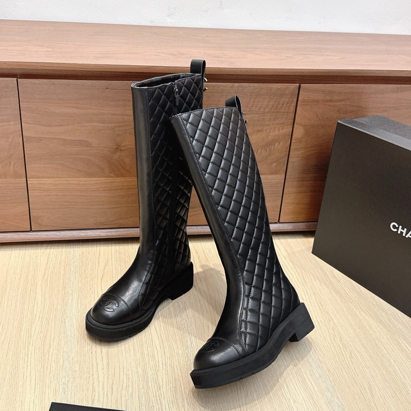 CC 25s Knight Long Boots 50mm Black Quilted Cowhide 461561