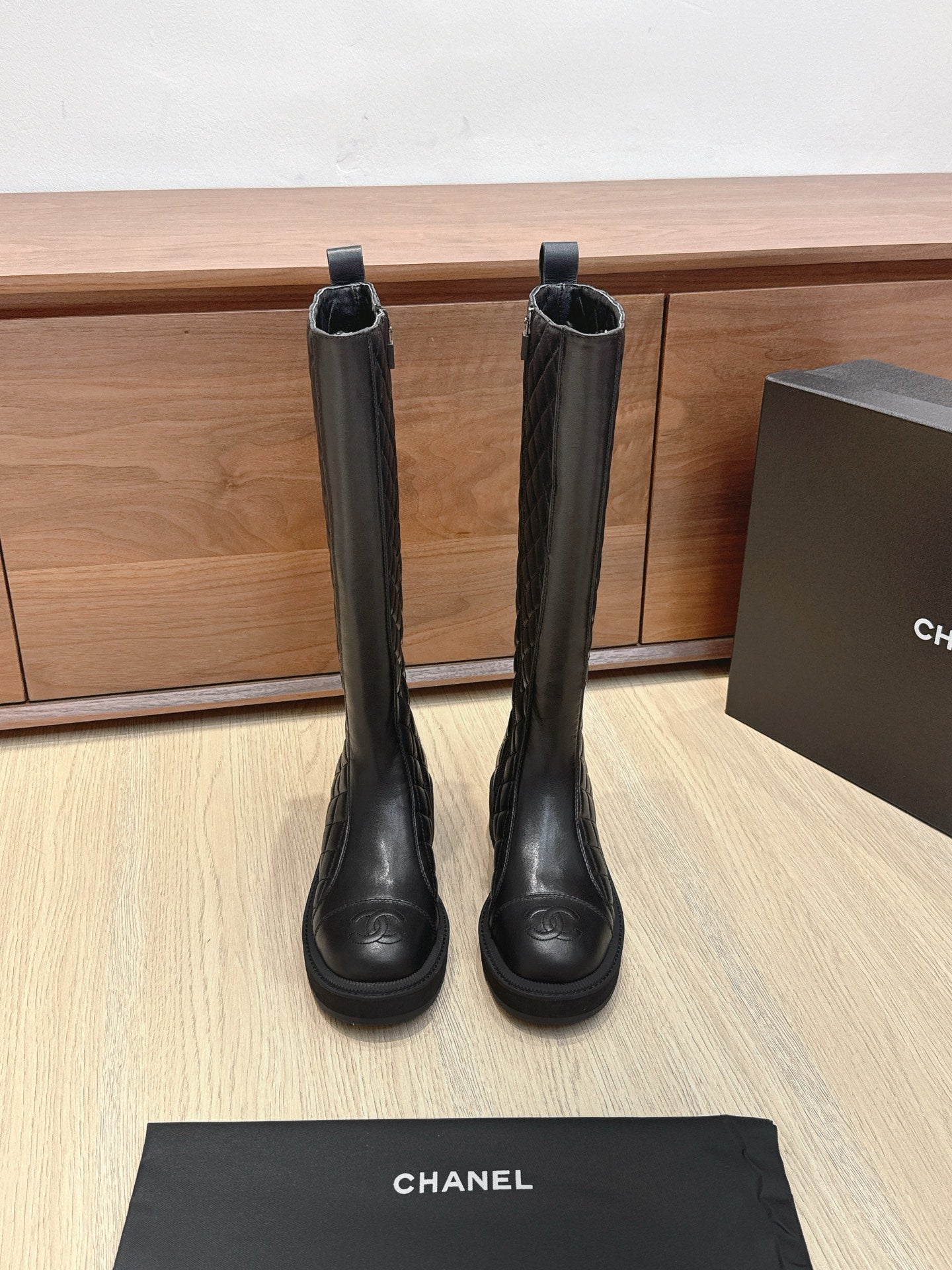 CC 25s Knight Long Boots 50mm Black Quilted Cowhide 461561