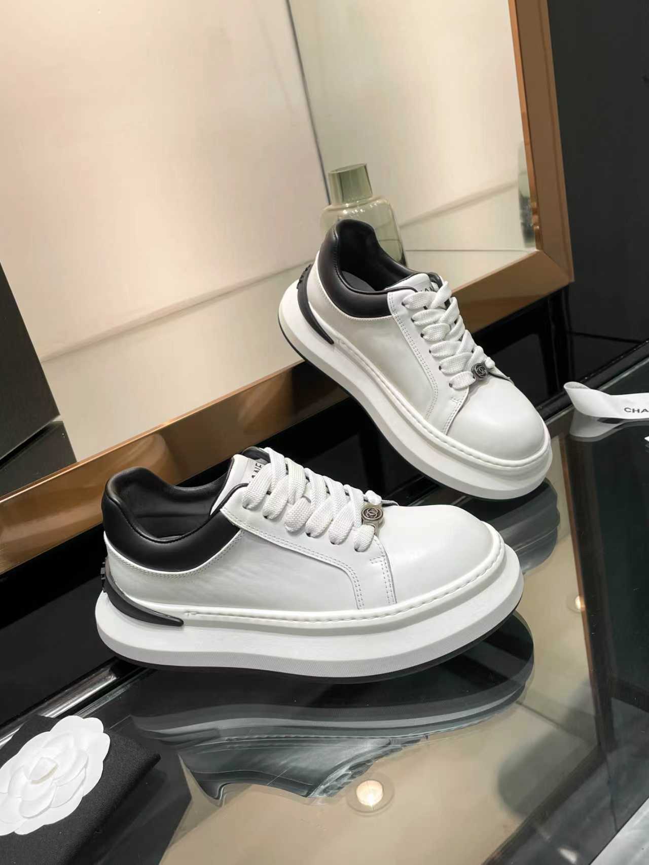 CC 26s Oversized Sneaker White Black Lambskin 935464