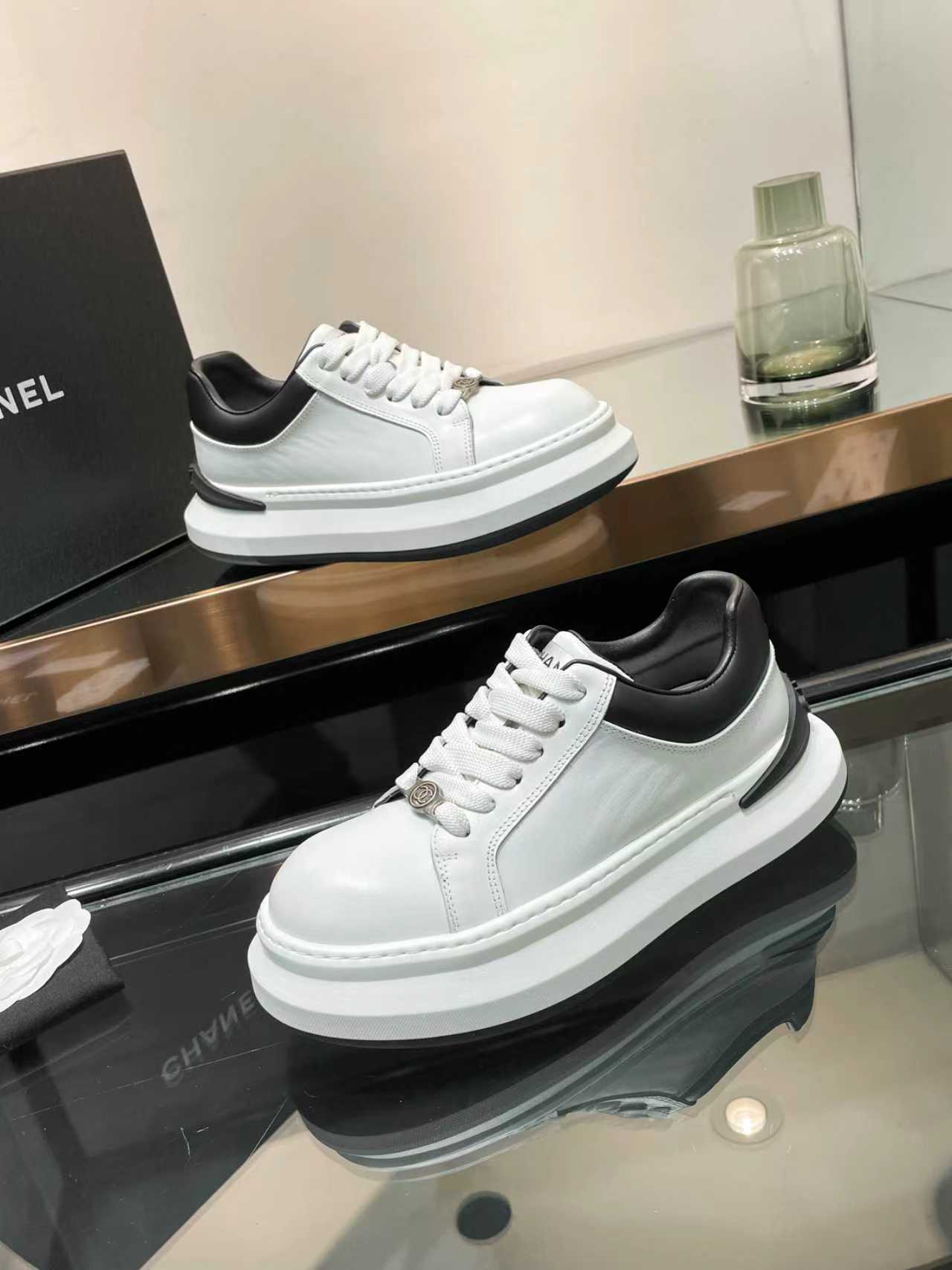 CC 26s Oversized Sneaker White Black Lambskin 935464