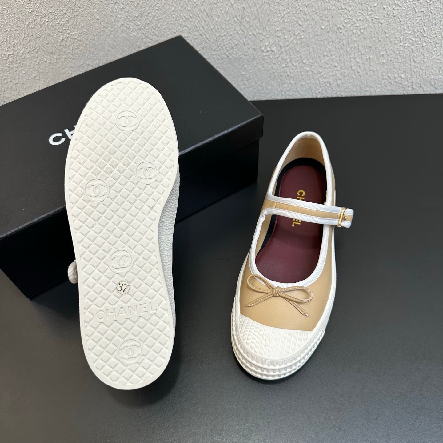 CC 26s Mary Jane Flat Beige White Lambskin 846328