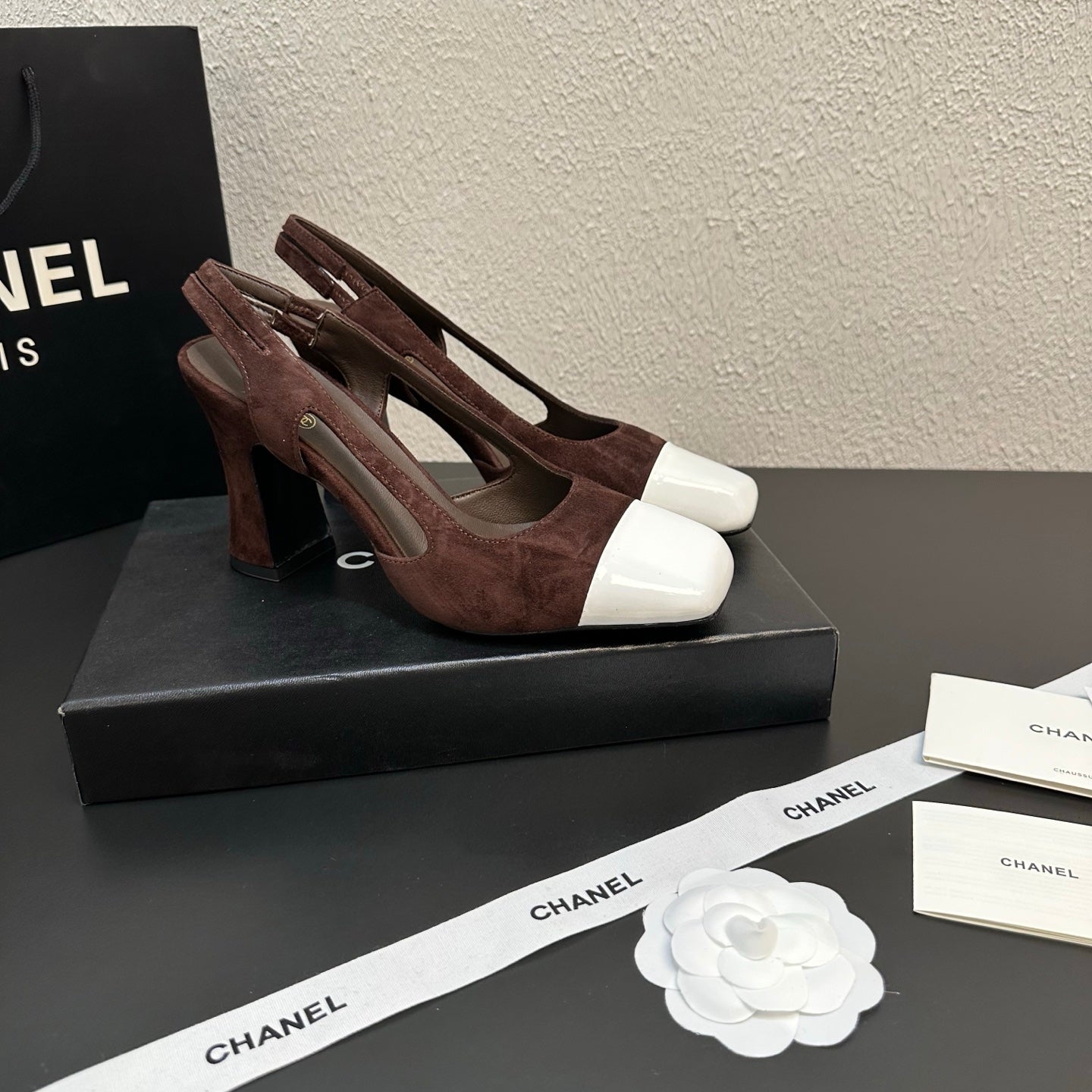 CC Slingback Block Heel White Brown Suede Leather 864116