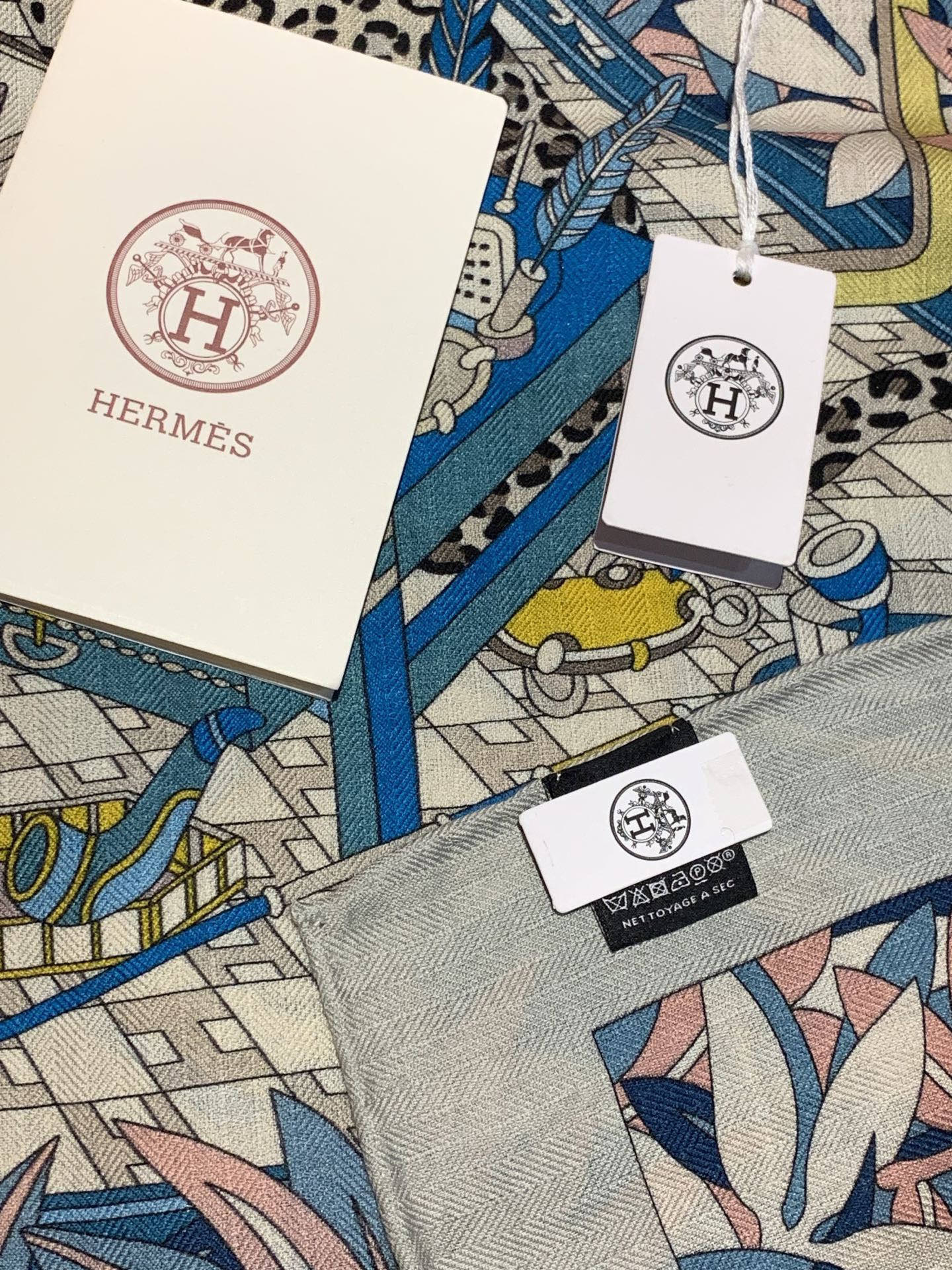 Les Douze Leopards Scarf 140cm Light Blue Colorful Cashmere Silk 168129