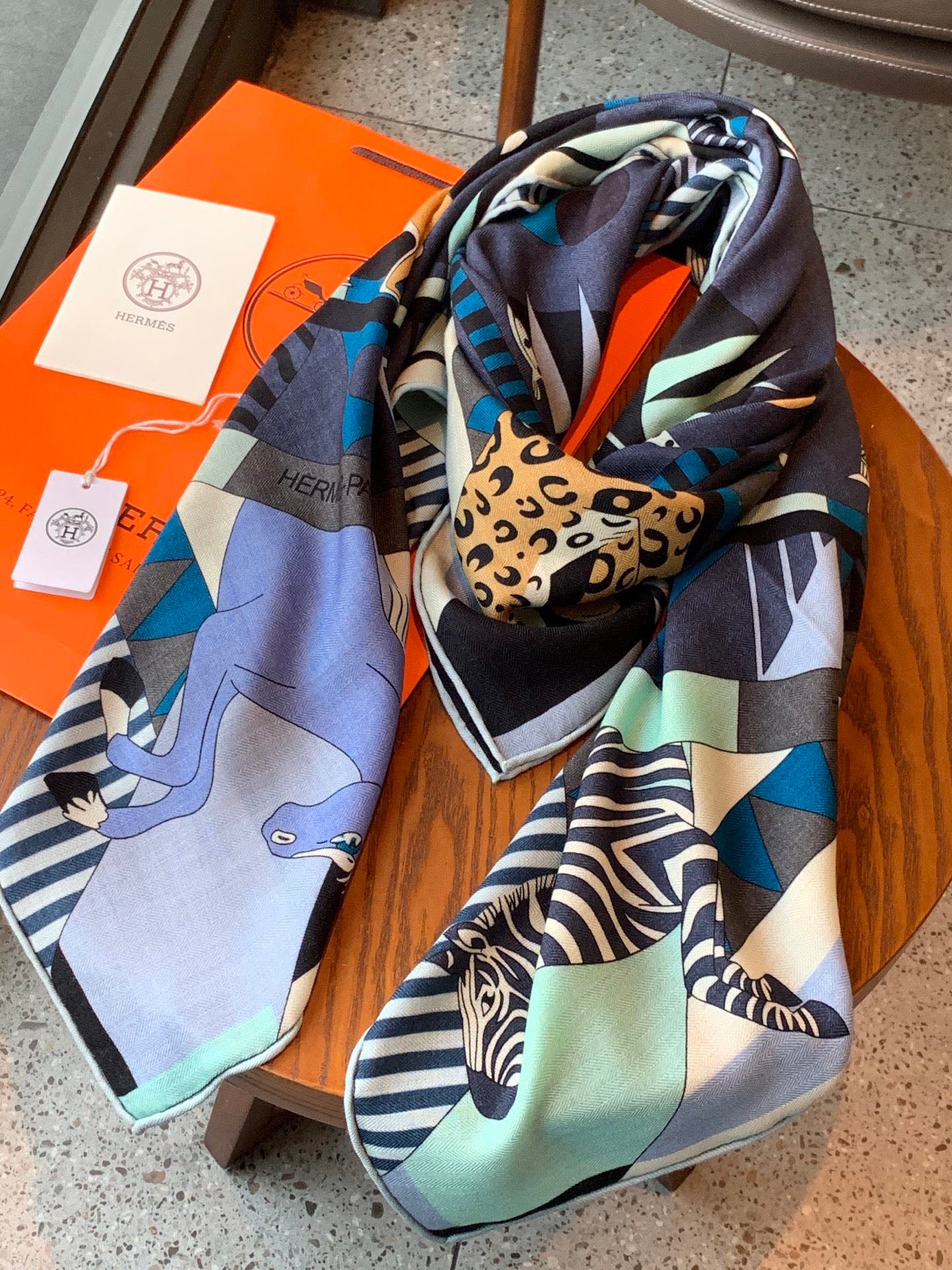 Le Carrousel du Tigre Royal 140cm Navy Blue Colorful Cashmere Silk 168137