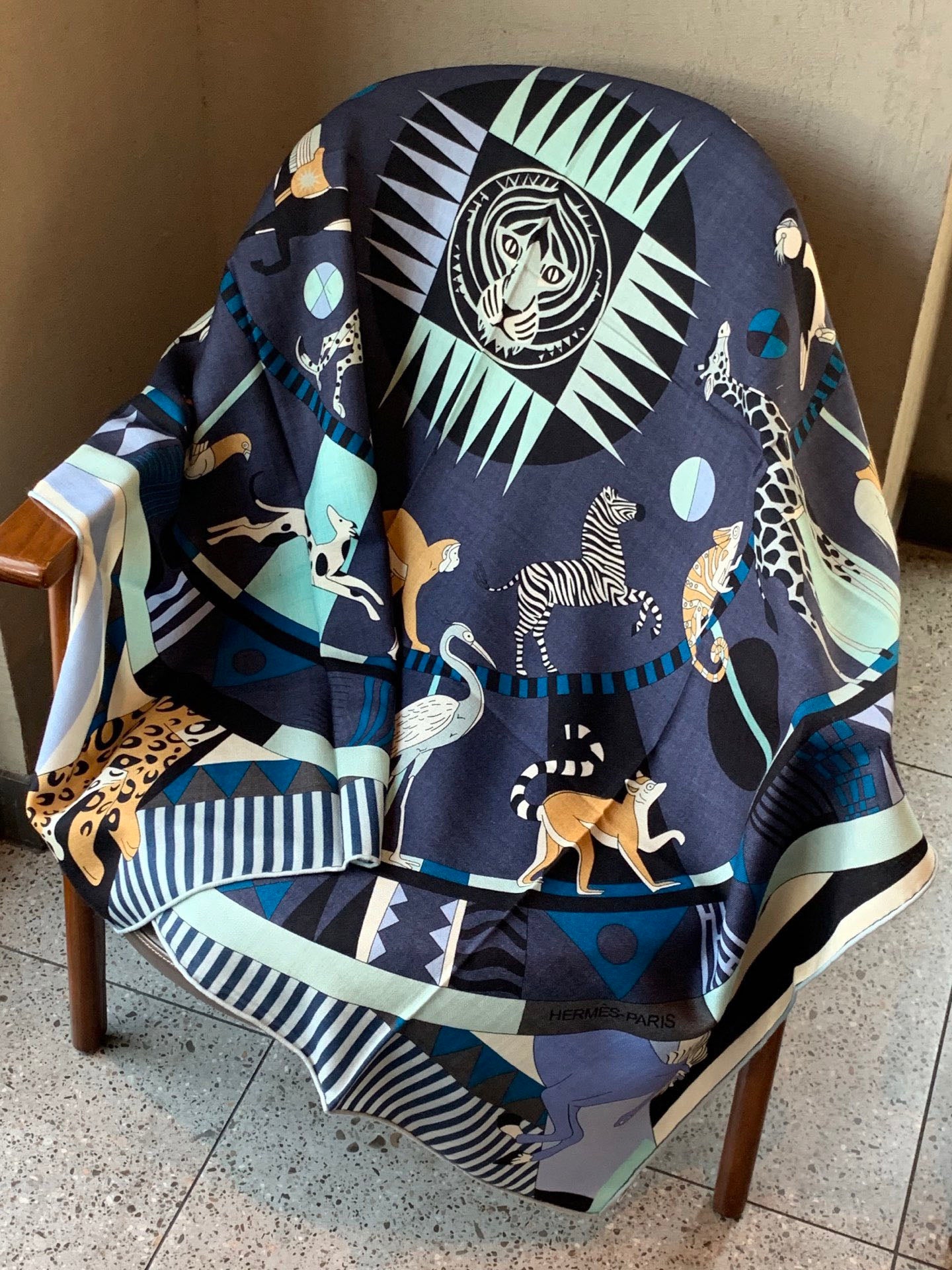 Le Carrousel du Tigre Royal 140cm Navy Blue Colorful Cashmere Silk 168137