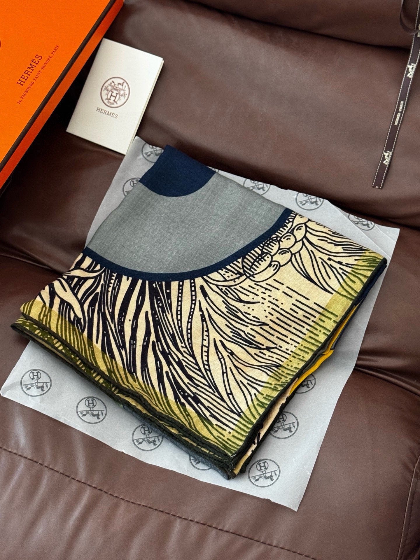 Cavalier en Formes shawl 140cm Gray Colorful Cashmere Silk 168141